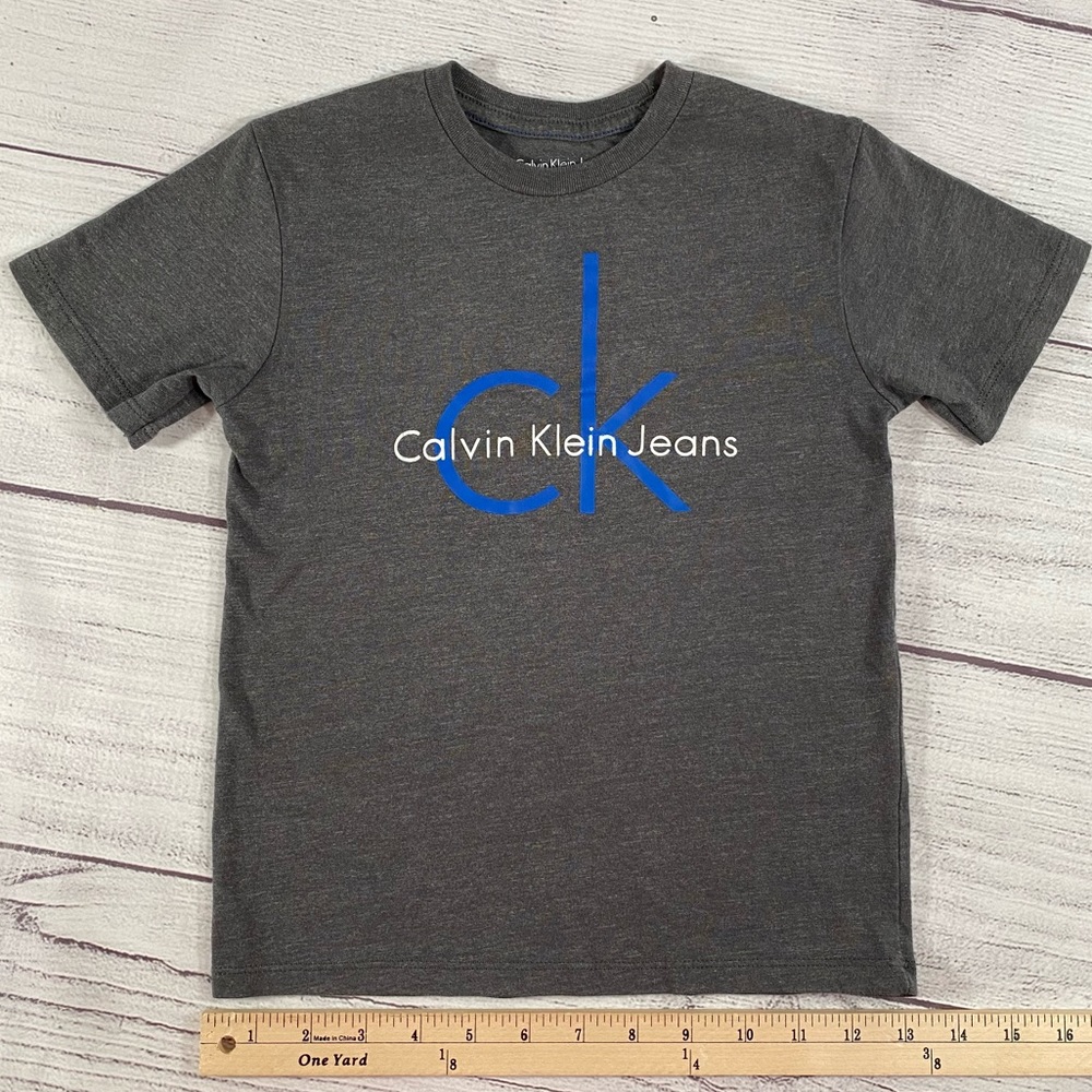 Kids Size 5 Calvin Klein T-Shirt Gray/Blue